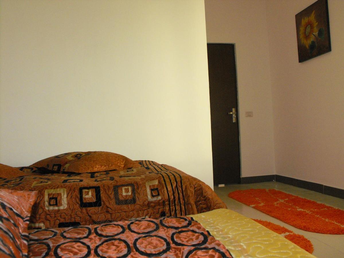 Casa Rustica Apart & Rooms Cîmpineanca Eksteriør billede