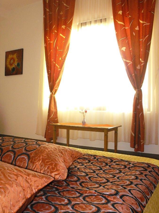 Casa Rustica Apart & Rooms Cîmpineanca Eksteriør billede