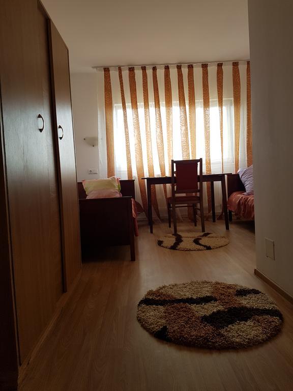 Casa Rustica Apart & Rooms Cîmpineanca Eksteriør billede